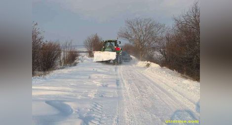 Затворени са пътища в Русе, Силистра и Разград заради снегонавявания 